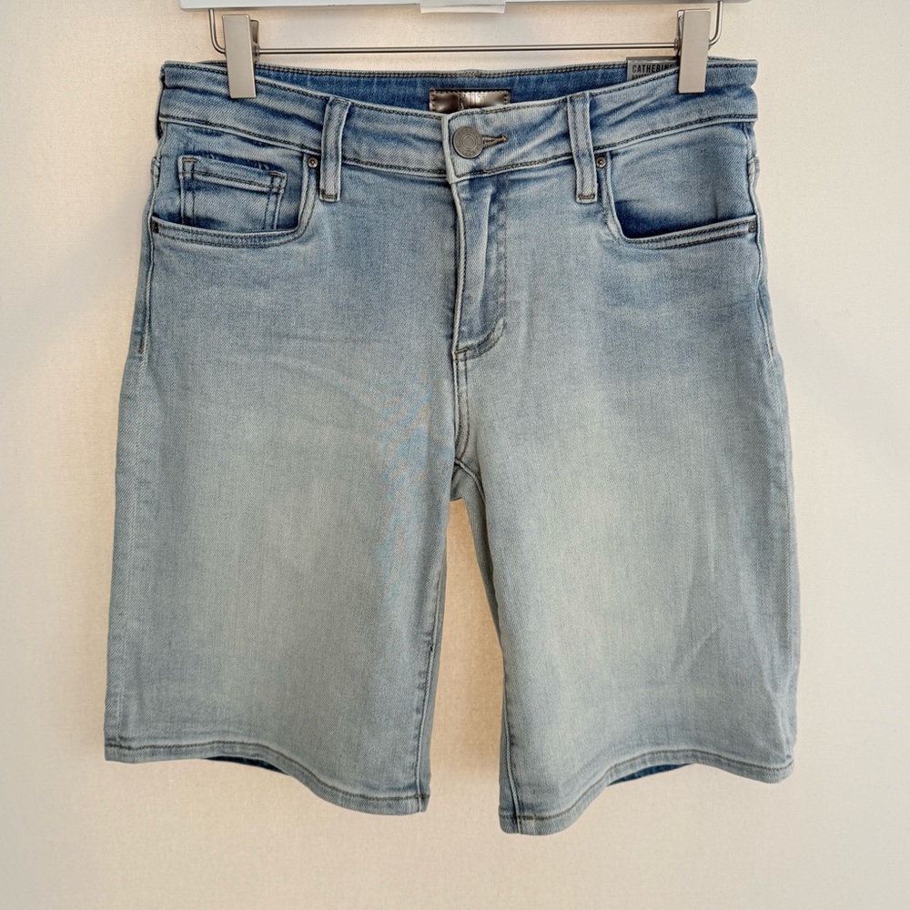NWT Kut from the Kloth Catherine Boyfriend Short size 4